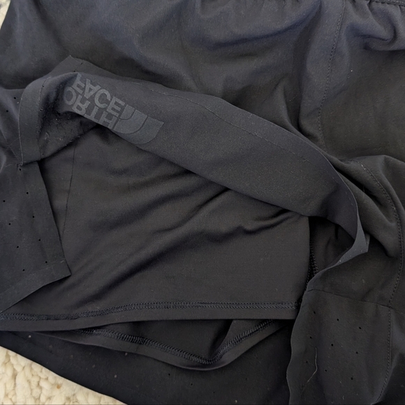 The North Face Flight Stridelight 2 in 1 shorts - Picture 8 of 8